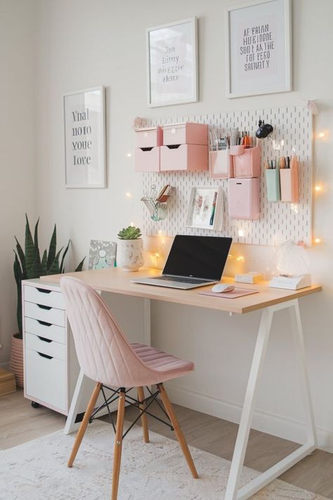 Small study desk with rose gold accessories and pastel decor. Minimalist Study Desk, Small Study Desk, Girly Desk, Small Desk Organization, Pastel Desk, Hobby Desk, Rose Gold Accessories, Space Saving Desk, Cozy Desk