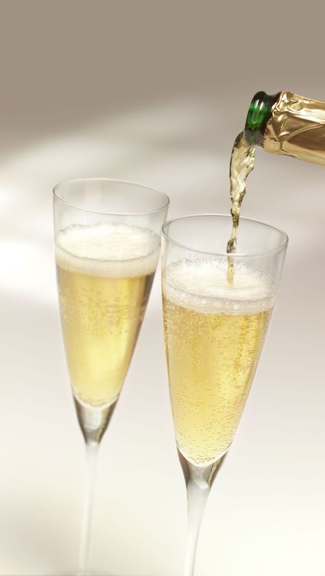 Sweet Champagne Brands, Fancy Sweets, Champagne Images, Sweet Brunch Recipes, Champagne Quotes, Best Sparkling Wine, Sweet Champagne, Best Champagne, Acacia Honey