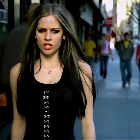 Avril Lavigne World (@avrillavigneca) posted on Instagram: “‘Don’t Tell Me’ by @avrillavigne was released 17 years ago today as the first single from Under My Skin. iconic🖤” • Mar 1, 2021 at 4:47pm UTC Avril Lavigne Style, The Best Damn Thing, Best Instagram Photos, Punk Princess, Under My Skin, Fashion Icons, Avril Lavigne, Gothic Girls, Music Fashion