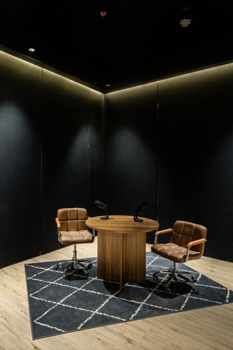 Nest Workspaces Studio Podcast Room Interview Podcast Studio, Industrial Podcast Studio, Podcast Studios Design, Dark Podcast Studio, Podcast Space Ideas, Small Recording Studio Ideas, Podcast Room Setup Ideas, Living Room Podcast Setup, Professional Podcast Studio