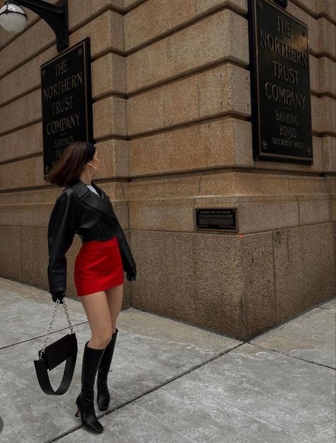 Black Short Outfit, Black Red Outfit, Short Skirt Outfits, Red Skirt Outfit, Red And Black Outfit, Red Black Outfit, Red Skirt Outfits, Black Shorts Outfit, Outfits Night Out