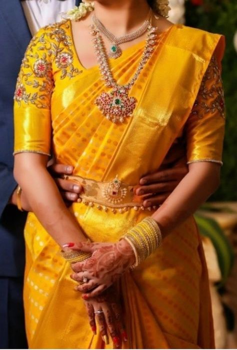 Yellow Pattu Saree Blouse Designs, Yellow Pattu Blouse Work Designs, Yellow Pattu Saree Wedding, Yellow Saree Blouse Combination, Yellow Pattu Saree, Pelli Blouse, Yellow Blouse Designs, Yellow Sarees, Bride Sarees