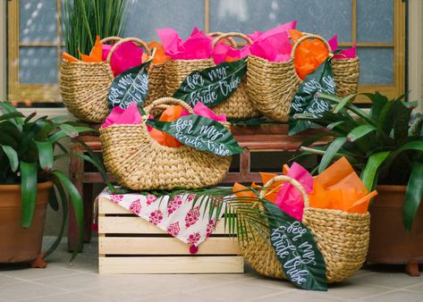 Beach Bags Tiki Bridal Shower Ideas, Tiki Bachelorette Party, Jungle Bachelorette Party, Safari Bachelorette, Jungle Bachelorette, Bachelorette Spa, Destination Bachelorette Party, Hens Ideas, Hens Weekend