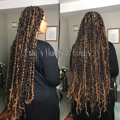 Passion Twists With Highlights, Passion Twists Hairstyle With Color, Braids Maintenance, Passion Twist Hairstyles, Hairstyles Twist, Braiding Hairstyles, Braids With Shaved Sides, Glam Accessories, Passion Twists