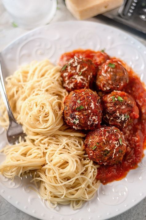 Easy Chicken Leg Recipes, Air Fryer Chicken Meatballs, Dinner Ideas Easy Chicken, Dinner Recipes Air Fryer, Air Fryer Meatballs, Coop Can Cook, Spaghetti And Meatballs Recipe, Recipes Air Fryer, Dinner Ideas Easy