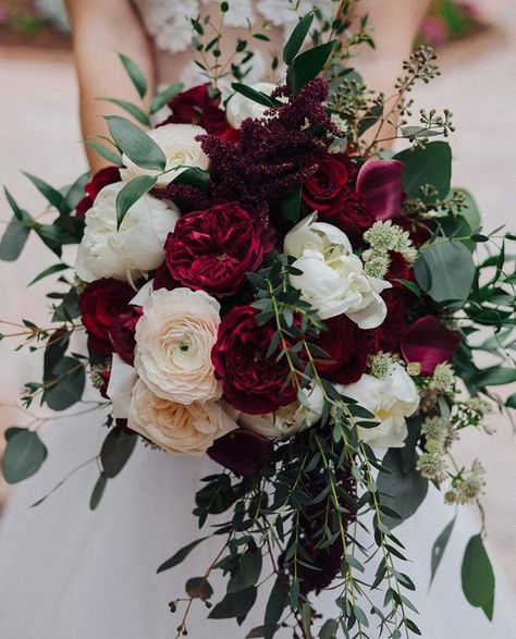 Burgundy Bouquet, Wedding Bouquets Bride, Winter Wedding Colors, Winter Wedding Flowers, Summer Wedding Colors, Fall Wedding Flowers, Fall Wedding Colors, Burgundy Wedding, Bride Bouquets