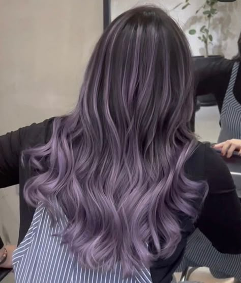 Lavender Hair Colors, Light Purple Hair, Korean Hair Color, Hair Color Underneath, Peekaboo Hair, Ash Hair Color, Hair Color Streaks, Purple Highlights, Lilac Hair