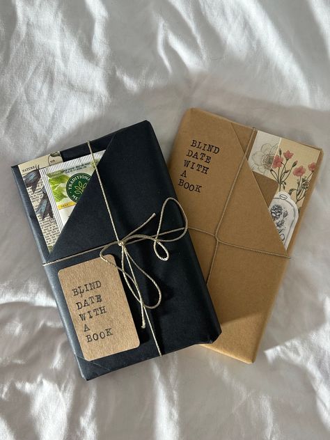 Cute Book Gift Ideas, Book Wrapping Tutorial, Books Packaging Ideas, Gift Book Packaging, How To Wrap A Blind Date With A Book, Gift Ideas Book Lovers, How To Wrap A Book Gift, Book Packaging Ideas, How To Wrap A Book