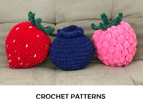 Giant Strawberry Crochet Pattern, Chunky Yarn Crochet Pillow, Giant Crochet Pillow, Crochet Fruit Plush, Big Amigurumi Pattern, Strawberry Crochet Plush, Fun Crochet Pillows, Crochet Fruit Pillow, Cute Crochet Pillows