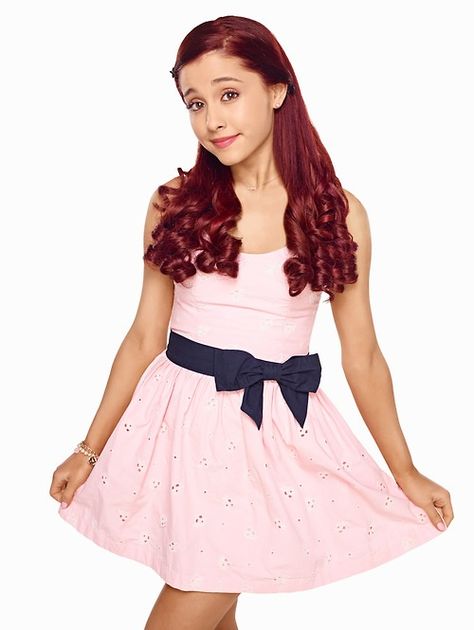 Ariana Grande from Sam and Cat. Ariana Grande plays the role of Cat. Cat Valentine Outfits, Ariana Grande Cat, Cat Valentine Victorious, Ariana Grande Facts, Sam & Cat, Sam And Cat, Ariana Grande Outfits, Ariana Grande Style, Kids Choice Award