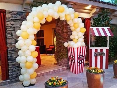 For a perfectly popping popcorn party! This adorable popcorn balloon arch Movie Night Balloon Arch, Popcorn Theme Party, Popcorn Balloon Arch, Cinema Theme Party, Popcorn Balloon, Popping Popcorn, Popcorn Popping, Popcorn Theme, Backyard Movie Party