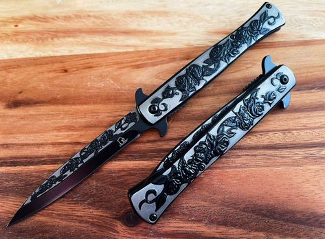 9 Vintage Luxury Black Rose Design Spring Assisted Open EDC Blade Folding Survival Pocket Knife - Etsy Black Rose Design, Knife Aesthetic, Creepy Cute Fashion, Pretty Knives, Cool Swords, Knife Collection, Cool Knives, Pocket Clip, Pocket Knives