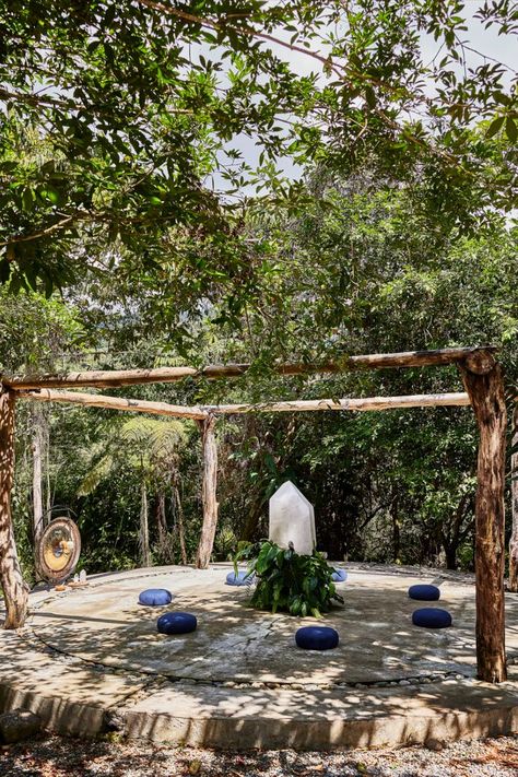 Forest and Crystal Bathing, an immersive wellness offering from THE WELL at Hacienda AltaGracia, is centered around a 700-pound crystal in Costa Rica’s dense tropical jungle, providing an unparalleled setting for integrative energy healing and guided meditation. #AlwaysAuberge Wellness Center Design, Yoga Platform, Clear Night Sky, Healing Retreats, Meditation Garden, Massage Tables, Meditation Center, Herbal Bath, Forest Bathing