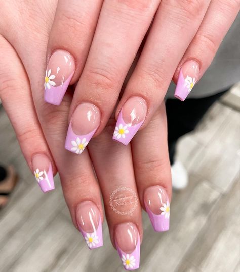 Nails French Tip Square, Nails With Daisies, French Tip Spring Nails, Spring Nails French Tip, French Tip Square, Spring Nails French, Pink French Tip Nails, Pink French Tips, Pink French Tip