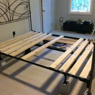 No Box Spring Bed Ideas, Present Box Ideas, Diy Box Spring, Box Spring Alternative, Diy Bed Frame Cheap, Diy Platform Bed Plans, Repaint Furniture, Upholstered Box Springs, Queen Memory Foam Mattress