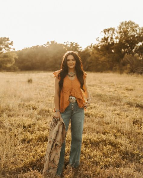 Got to capture the amazing @katelynrickman8 🔥 #explore #explorepage #country #westernfashion #portrait #photographer #westtexas #westtexasphotographer #midlandtx Western Photoshoot Outfits, Western Photoshoot Ideas, Country Photoshoot, Western Photo Shoots, Western Photoshoot, Western Photo, Western Photography, Self Portrait Photography, Custom Belt