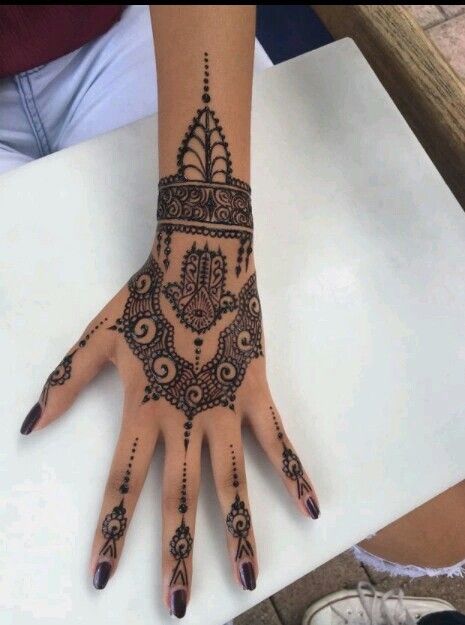 Hamsa Henna Motive, Hanna Tattoo, Samoan Tattoos, Henne Tattoo, 16 Tattoo, Tato Henna, Henna Tattoo Hand, Shape Tattoo, Tattoo Henna