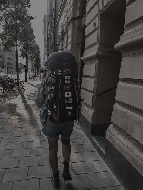 Travel Backpacking Aesthetic, Italy Backpacking Outfits, Backpacking Around Europe Aesthetic, The Do Over Tl Swan Aesthetic, Backpacking Trip Aesthetic, Backpack Aesthetic Travel, Inter Railing Europe Aesthetic, Backpacking Outfits Summer, Backpack Europe Aesthetic