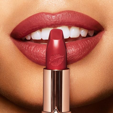 Dark Pink Lipstick Makeup, Reddish Pink Lipstick, Bridal Lips, Lorna Mcnessie, Lipsence Lip Colors, Brown Eyelashes, Hand Modeling, Charlotte Tilbury Hot Lips, Perfect Lip Color