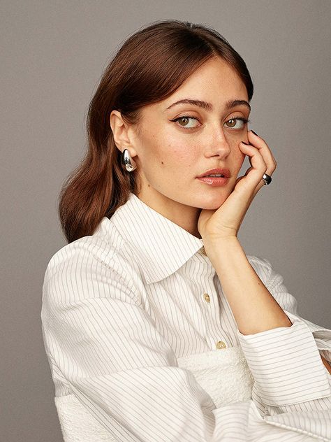 Ella Purnell - Marie Claire Australia photographed by Thomas Whiteside May 2024 Brunette Headshots, Ella Purnell Photoshoot, Female Face Claims Actresses, Elle Purnell, Celebrity Crush Woman, Ella Purnell Aesthetic, Female Actors, Faceclaims Female, Ella Purnell