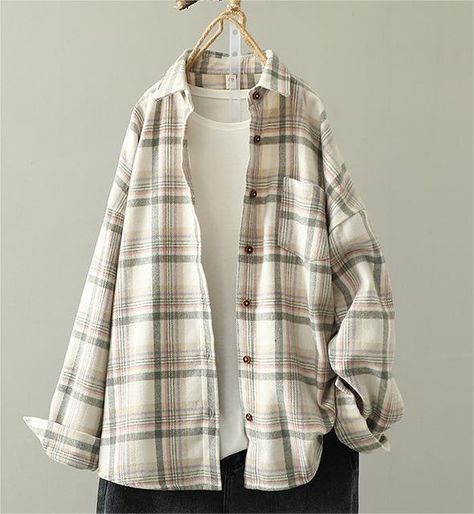 Woolen Plaid Shirt Outfit Ideas Plaid Shirt Outfit, Retro Hong Kong, Shirt Outfit Ideas, Plaid Shirt Outfits, Outfit Inspo Spring, Plaid Shirt Women, Shirts Style, Spring Break Outfit, Colorful Crop Tops