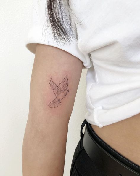 Small Dove Tattoos, Tato Geometris, Dove Tattoo Design, Tato Minimal, Dove Tattoos, Dove Tattoo, 100 Tattoo, Foot Tattoos For Women, 1 To 100