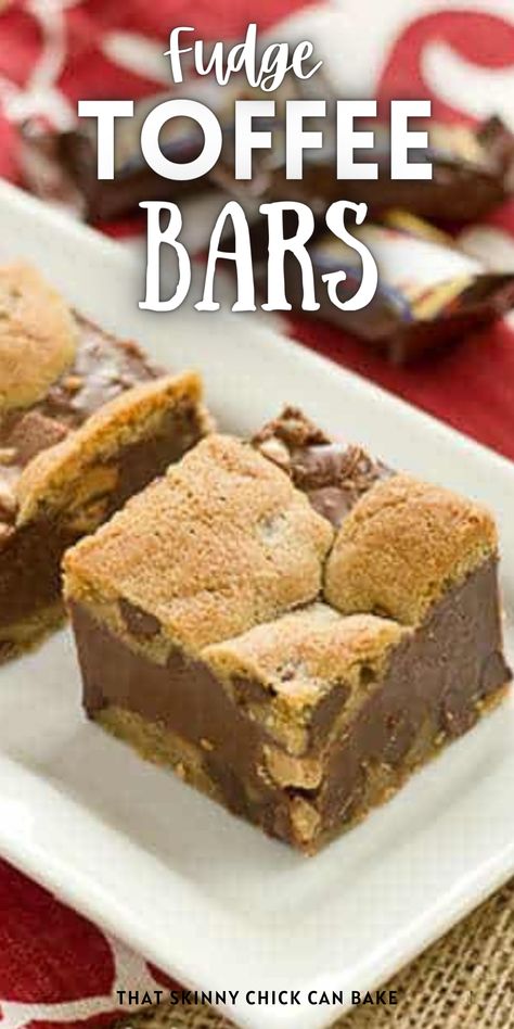 Fudge and Toffee Filled Chocolate Chip Bars - decadent, fudge and toffee laden bars that will satisfy your sweet tooth! #barcookies #fudge #toffee Mmm Cookies, Dessert Bars Recipes Easy, Easy Bar Recipes, Toffee Bars, Chocolate Chip Bars, Fudge Bars, Cookie Pizza, Dessert Bar Recipe, Cookie Bar