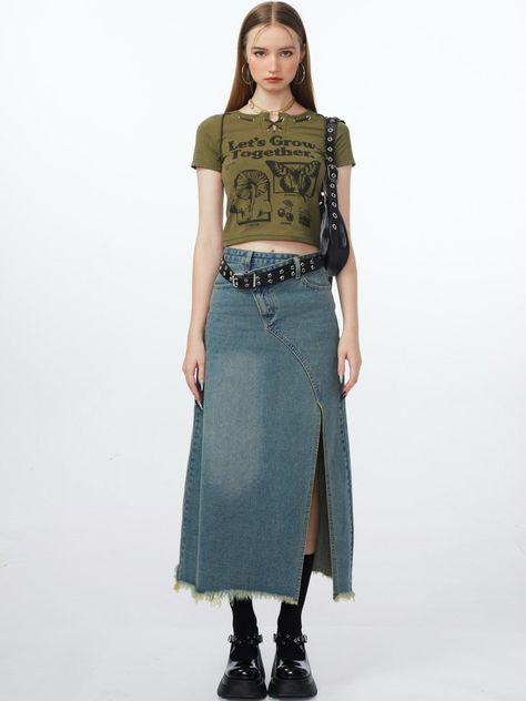 ◾️Model Height: 175cm Weight: 55.6kg Trial size: S     Size (cm)  Hips Waist Skirt Length   S 92 66 79   M 96 70 80   L 100 74 81 Denim Long Skirt Outfit, Y2k Long Skirt, Skirt Aesthetic, A Line Denim Skirt, Long Skirt Outfits, Long Denim Skirt, Korean Casual Outfits, Denim Skirt Women, Korean Casual