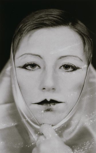 Cindy Sherman, Untitled (detail), 1975/2004. Courtesy of the artist and Metro Pictures Cindy Sherman Art, Cindy Sherman Photography, Claude Cahun, Untitled Film Stills, Cindy Sherman, Tate Gallery, Gelatin Silver Print, Art Practice, Film Stills