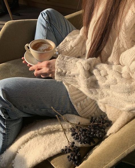 jessica on Twitter: "… " Gilmore Aesthetic, You Are My Moon, Coffee Girl, Cozy Aesthetic, Fall Inspo, Rory Gilmore, Best Seasons, Autumn Cozy, Winter Aesthetic