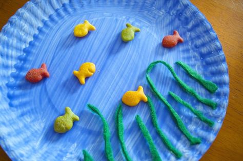 Color Blue Activities, Craft For Preschool, Beach Themed Crafts, Paper Plate Craft, Paper Plate Crafts For Kids, Dr Seuss Day, Ocean Science, Blue Crafts, Beach Themed Party