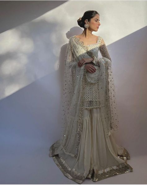 Pakistan Dress, Pakistani Women Dresses, Desi Dress, Desi Wedding Dresses, Indian Outfits Lehenga, Latest Bridal Dresses, Traditional Indian Dress, Pakistani Wedding Outfits, Desi Fashion Casual