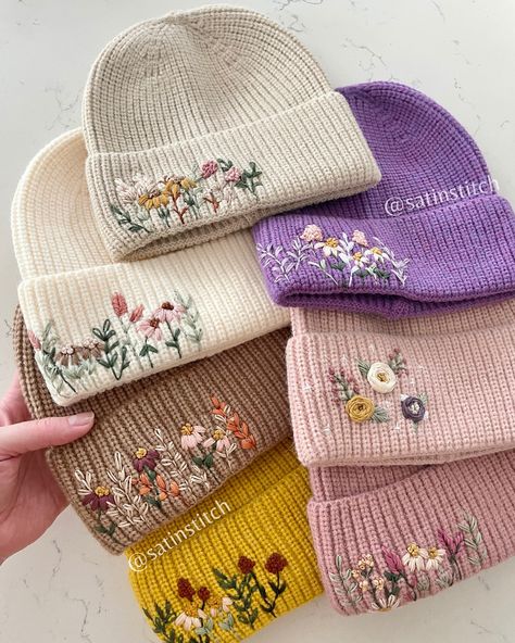 Embroidered Beanie Floral, Embroidery Small Business, Embroidered Beanie Diy, Hand Embroidered Beanie, Beanie Embroidery Ideas, Embroider Beanie, Beanie Embroidery, Embroidered Beanies, Friends Embroidery