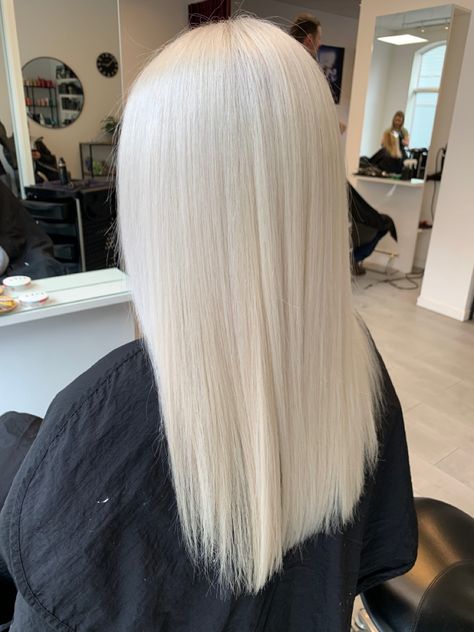 Bleach Blonde Hair Platinum, Creamy White Blonde Hair, Platnomblonde Hair, Platinum Blonde Hair White, Platinum Ice Blonde Hair, Icy White Blonde Hair, White Platinum Blonde Hair, Ice White Hair, Platinum White Hair