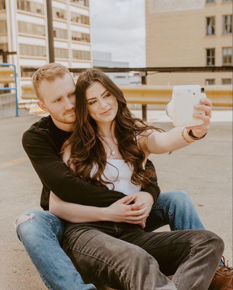 Instant Photo Camera, Photoshoot Outdoor, Pre Wedding Photoshoot Outdoor, Lifestyle Photos, Polaroid Camera, Photoshoot Idea, Instant Photos, Couple Photoshoot, Couples Session