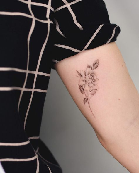 B⃣ʀʏᴀɴ ɢᴜᴛɪᴇʀʀᴇᴢ on Instagram: “Gardenia ✨” Gardenia Tattoo, Geometric Flower Tattoo, Small Geometric Tattoo, Tattoos Mandala, Small Tattoos With Meaning, Peonies Tattoo, Lily Tattoo, Floral Tattoo Design, Dainty Tattoos