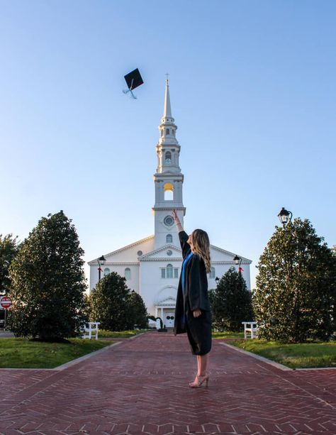 Dallas Baptist University, High School Graduation Pictures, Cap And Gown Photos, Graduation Pic Ideas, College Graduation Photoshoot, Classic Academia, Girl Graduation, Graduation Cap And Gown, College Graduation Photos