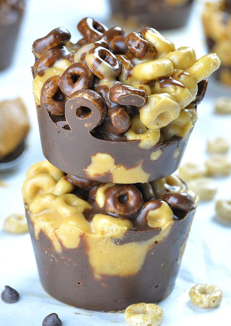 Peanut Butter Cheerios, Cups Recipes, Chocolate Peanutbutter, Peanut Butter Granola, Recipes Yummy, Sunday Breakfast, Easy No Bake Desserts, Baked Dessert Recipes, Tasty Bites