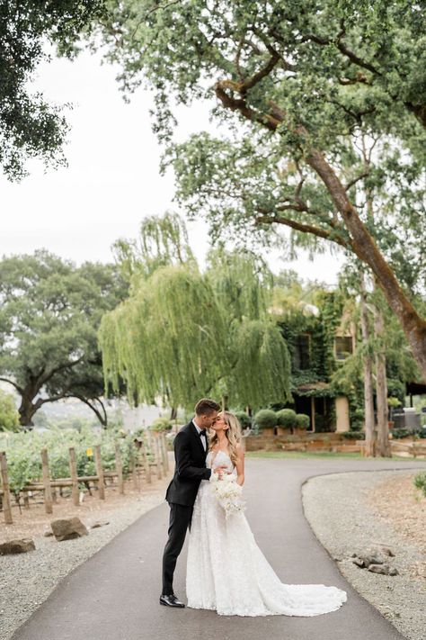 Summer Black-Tie Wedding at a Vineyard Estate in Napa Valley Black Tie Outdoor Wedding, Vineyard Estate, Honeymoon Registry, Stephanie Lynn, Wedding Inside, Wedding Vision, Organic Decor, Black Tie Wedding, Wedding Registry