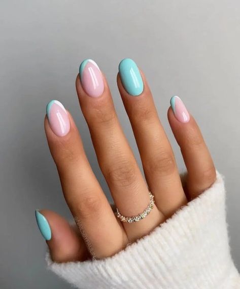 Summer Rounded Nails, Rounded Nails, Summer Nails Blue, Turquoise Nail Designs, Short Summer Nails, Short Oval Nails, Short French Tip Nails, Short Almond Nails, Summer Nail Designs