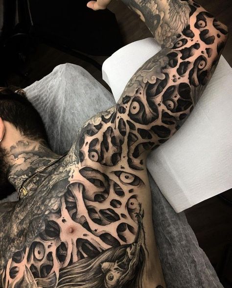 Full Body Suit Tattoo, Dark Blue Tattoo, Blackwork Tattoo Men, Dark Tattoos For Men, Background Tattoo Design, Bauch Tattoos, Black And Grey Tattoo, Scary Tattoos, Incredible Tattoos