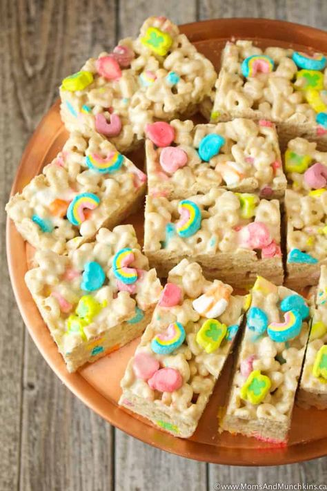 Lucky Charms Marshmallow Treats Recipe Marshmallow Treats Recipe, Mermaid Birthday Party Food, Marshmallow Brownies, Unicorn Food, Lucky Charms Marshmallows, Unicorn Birthday Party Decorations, Lucky Charms Cereal, Rainbow Unicorn Party, Unicorn Themed Birthday Party