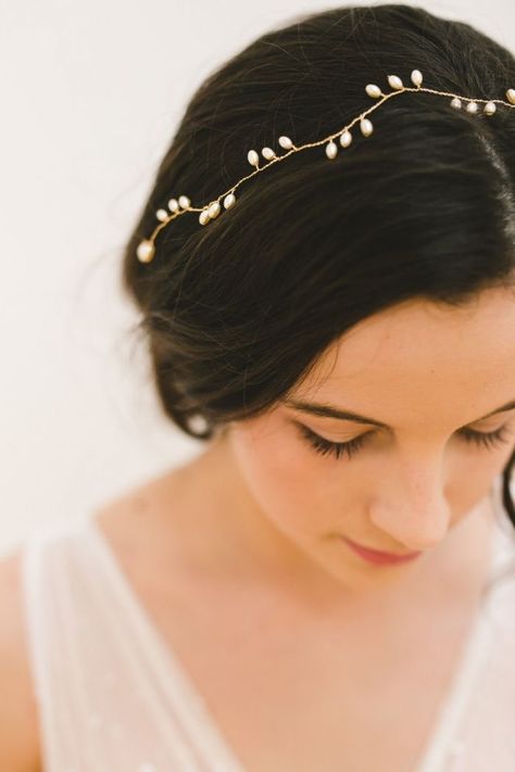 Wedding Hairstyles And Makeup, Pearl Hair Vine, Wedding Hair Head Piece, Bead Hair Accessories, Simple Wedding Hairstyles, Bridal Fashion Jewelry, Bridal Hair Vine, Handmade Hair Accessories, Head Piece