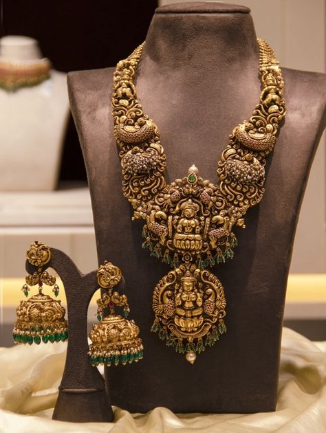 Bridal Gold Long Haram Designs, Bridal Antique Jewellery Sets, Antique Pendants Gold Indian, Nakshi Haram Designs, Long Haram Designs Indian, Gold Sets Jewelry Indian Design, Long Haram Gold Jewellery Designs, Necklace Set Indian Bridal Jewelry, Indian Gold Necklace Designs