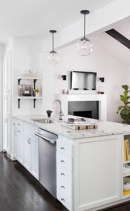 Kitchen Island With Sink And Dishwasher, Casa Rock, Sink And Dishwasher, Ranch Renovation, Peninsula Kitchen, Kitchen Island With Sink, Kitchen Peninsula, Sink In Island, Ranch Style Homes