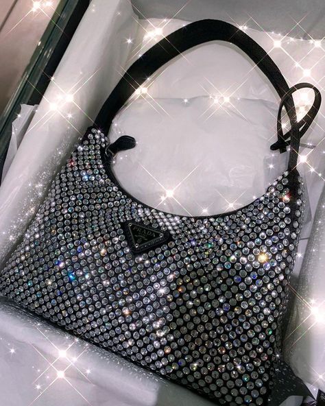 PINNY @tavenxo Tas Prada, Sparkly Bag, Prada Purses, Sacs Design, Glitter Bag, Luxury Bags Collection, Aesthetic Bags, Bag Prada, Tas Fashion