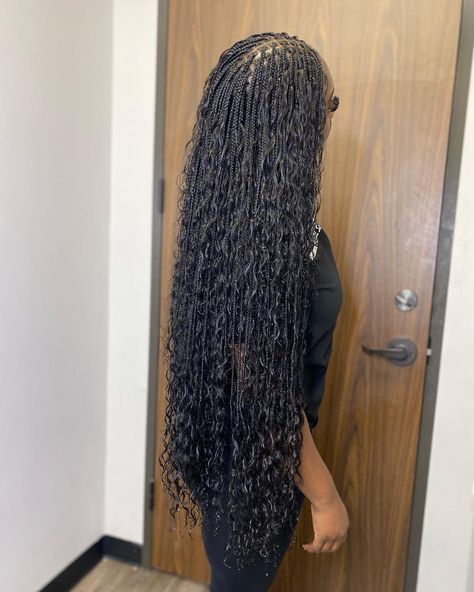 Small knotless braids Bohemian and goddess 💃🏾💕 #knotlessbraids #boxbraids #goddessbraids #bohemianbraids | Instagram Bohemian Knotless Braids Hairstyles, Knotless Braids Bohemian, Hair Fishtail Braid, Boho Braids Hairstyles, Bohemian Knotless Braids, Braids Bohemian, Small Knotless Braids, Bohemian Knotless, Boho Braided Hairstyles