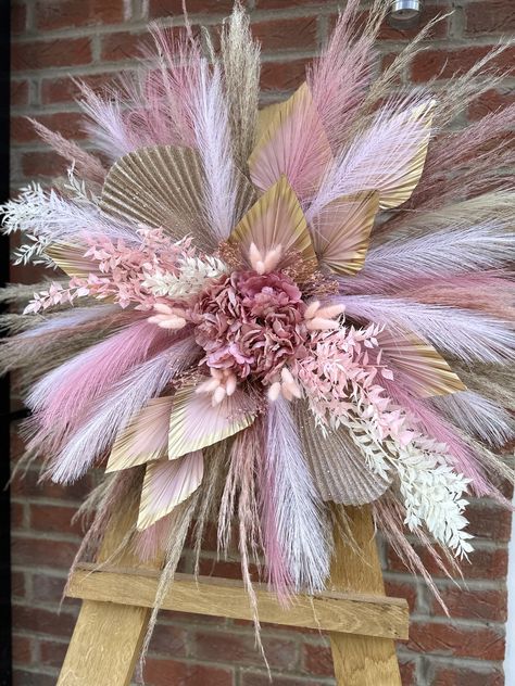 Pink pampas wall installation 100cm xxl Pink Pampas Wall Decor, Dried Flowers Wall Decor, Pink Pampas Grass Decor, Pampas Wall Decor, Fake Flower Arrangements Diy, Pampas Wall, Purple Flower Pictures, Pink Pampas, Arched Wall Decor