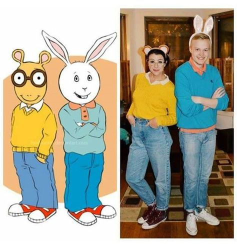 30 Costume Ideas For Best Friends That Prove the '90s Were the Best Arthur and Buster 90s Duos, Arthur And Buster, Two Person Costumes, Two Person Halloween Costumes, Costumes Faciles, Tv Show Halloween Costumes, Meme Costume, 90s Halloween Costumes, Halloween Parejas