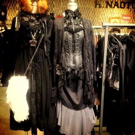 h. Naoto outfits!! H Naoto, Harajuku Street Style, J Fashion, Gothic Outfits, Fancy Outfits, Harajuku Fashion, Gothic Lolita, Tim Burton, Japanese Fashion